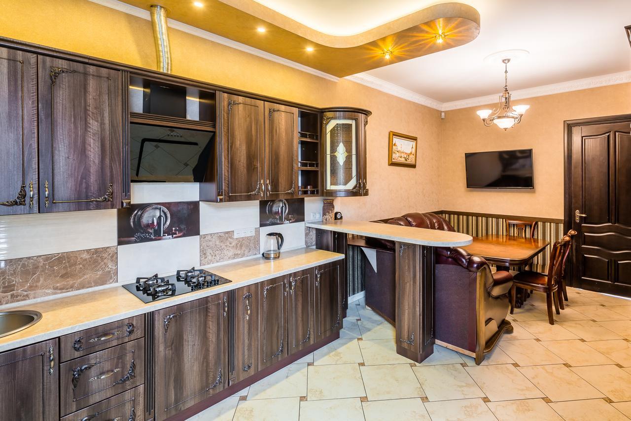Beautiful Apartment D.Galytskogo Лвив Екстериор снимка