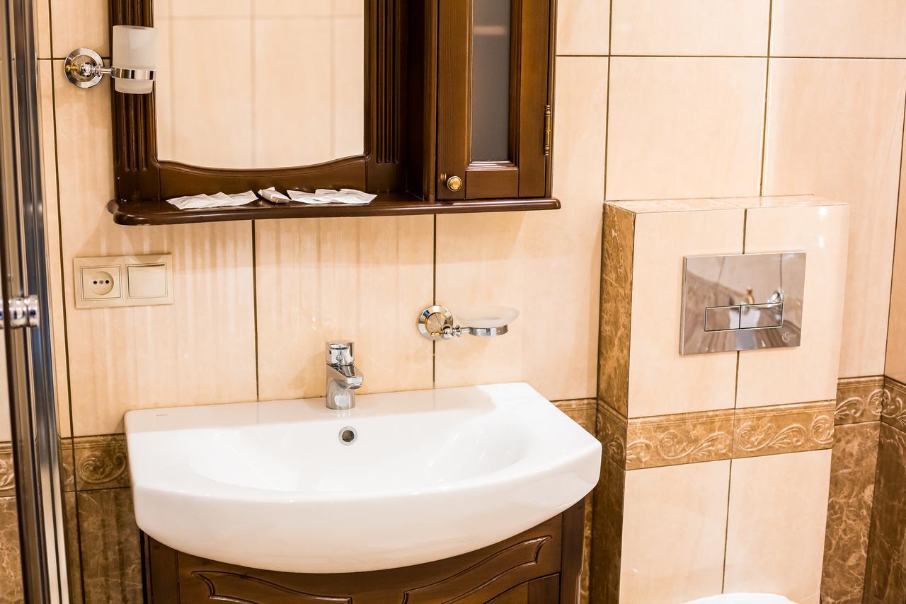 Beautiful Apartment D.Galytskogo Лвив Екстериор снимка