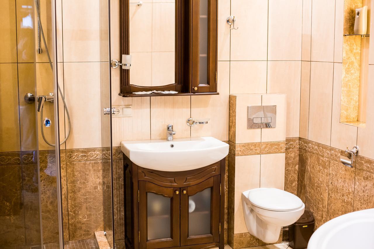 Beautiful Apartment D.Galytskogo Лвив Екстериор снимка