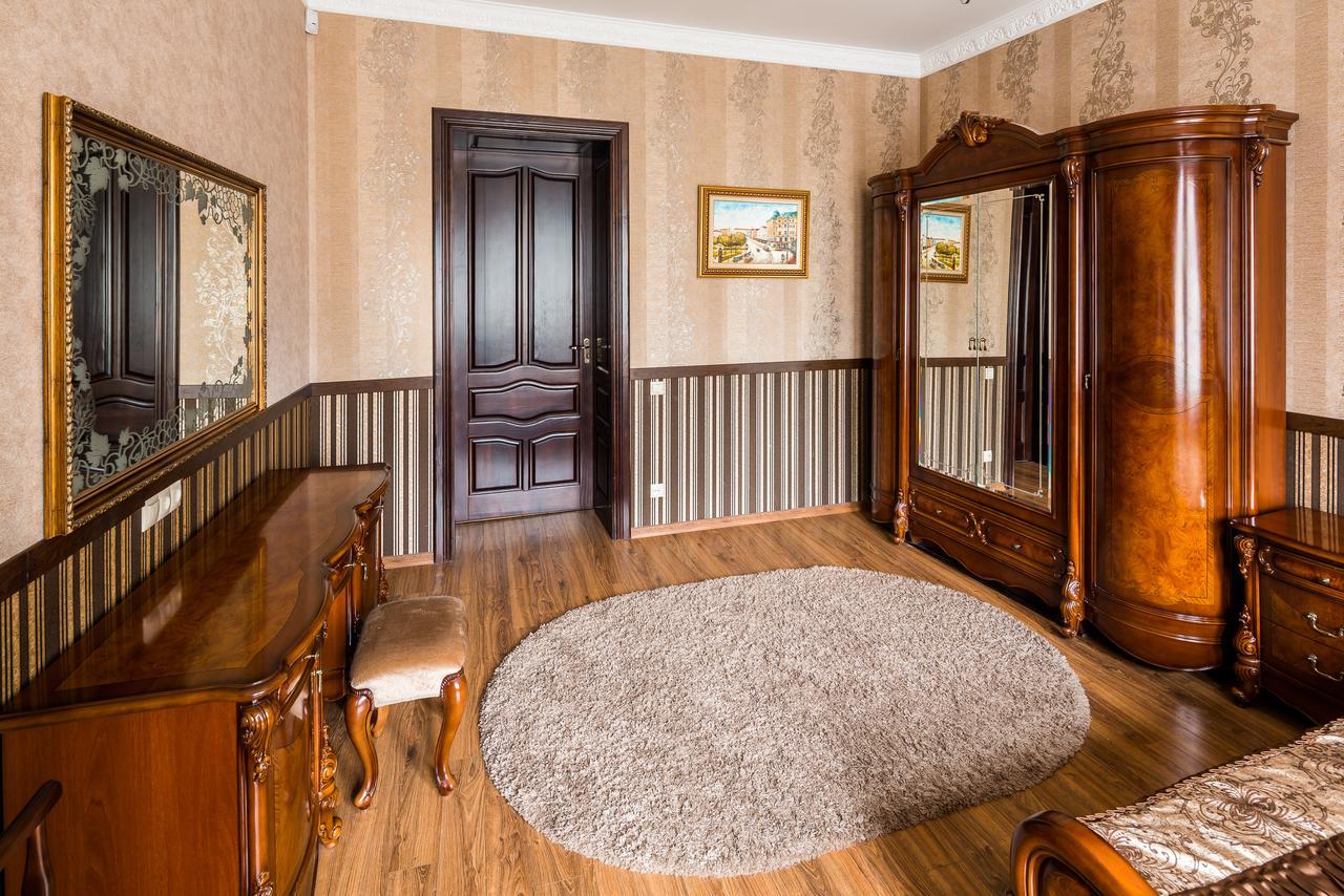 Beautiful Apartment D.Galytskogo Лвив Екстериор снимка